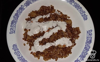 При подаче полить грибным соусом.