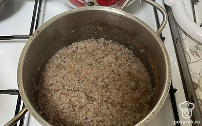 Варите до готовности, добавьте растительное масло и перемешайте.