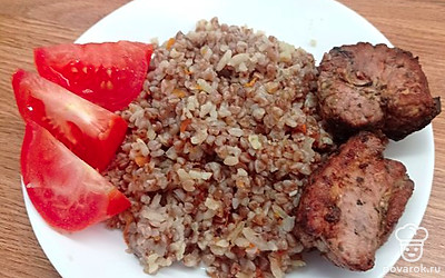 Подать с овощами и дополнить мясным блюдом.