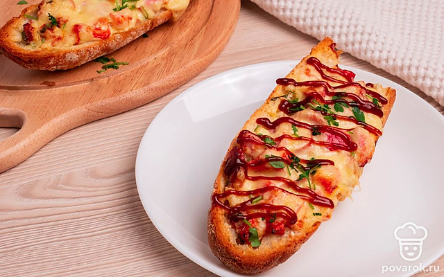 Багет с начинкой из сосисок и майонеза — Рецепт с фото