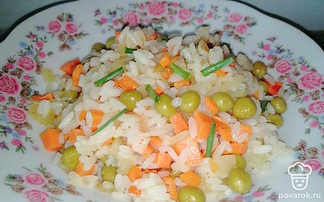 Рис морковью и зеленым горошком — Рецепт с фото