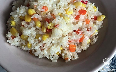 Готовый рис подаем порциями. 