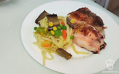 Подавайте порционно в горячем виде, дополните мясом.