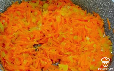 Все перемешать и обжарить. 