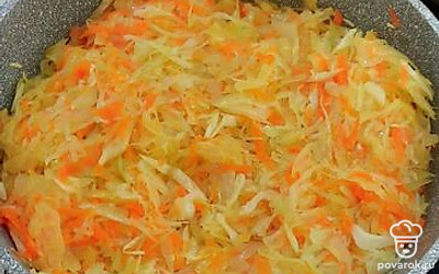 Все посолить, хорошо перемешать. 