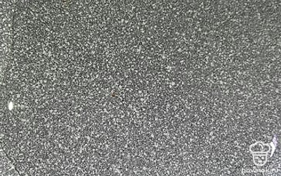 Разогреть сковороду налить масло.