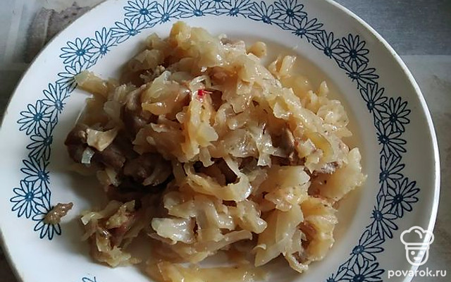 Тушеная капуста с мясом по-деревенски — Рецепт с фото