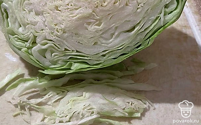 Шинкуем капусту.