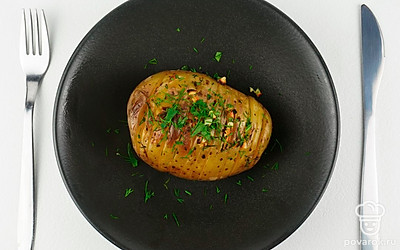 Украсьте готовое блюдо зеленью. Все готово. Приятного аппетита.