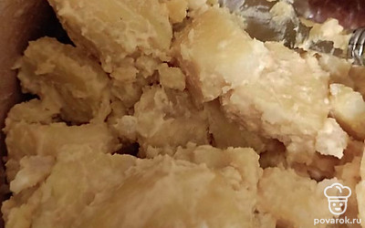 Картофель остудить, смешать с майонезом. Можно добавить немного горчицы.