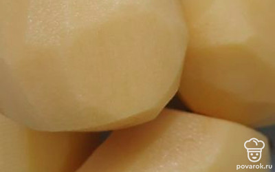 Почистить картошку.