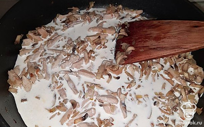 Добавить сливки.