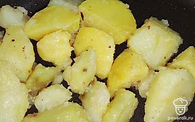 Посолите, поперчите по вкусу.