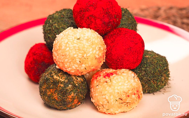 Сырные шарики с чесноком — Рецепт с фото