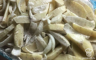 Приправить майонезом и все перемешать.