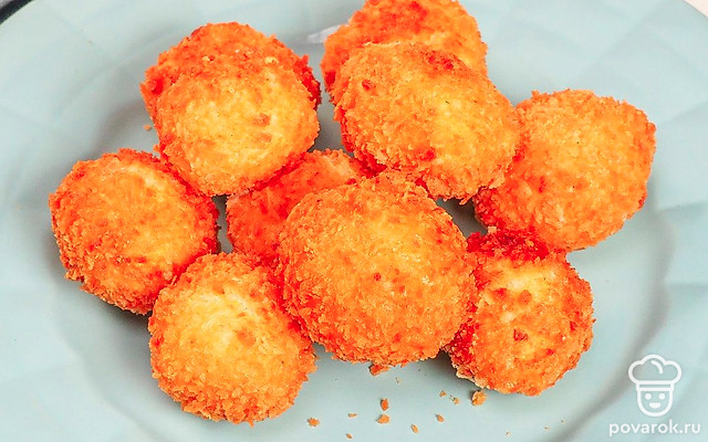 Сырные шарики в сухарях — Рецепт с фото