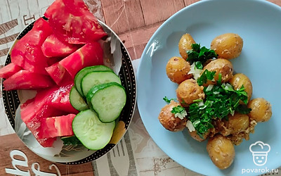 Подавать картофель к столу горячим. Приятного аппетита!