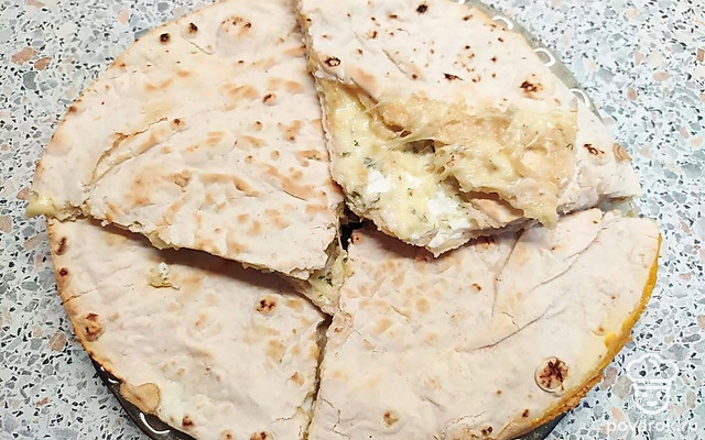 Легкий завтрак из лаваша с яйцом и сыром — Рецепт с фото