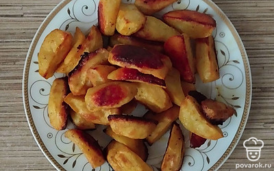 Подайте в порционных тарелках. Можно дополнить любимым соусом. 