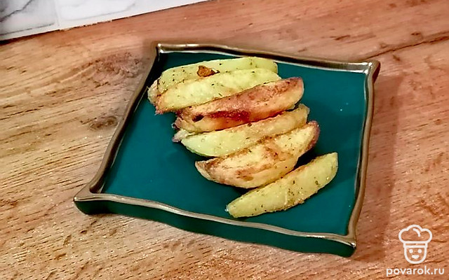 Картофель по-деревенски, запеченный в духовке — Рецепт с фото