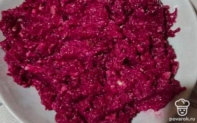 Салат из свеклы с орехами — Рецепт с фото