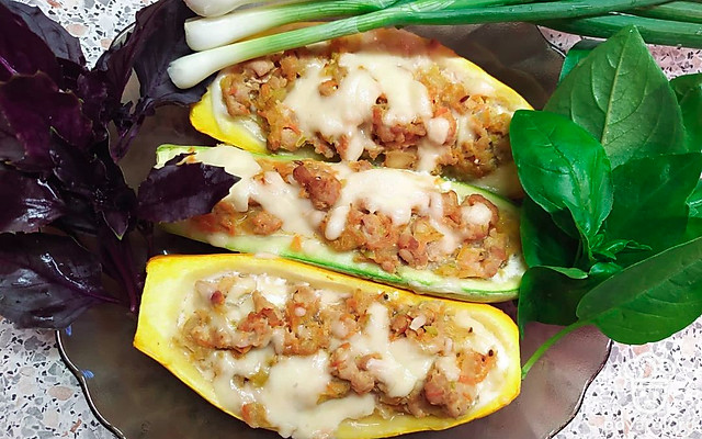 Лодочки из кабачков с куриным фаршем — Рецепт с фото