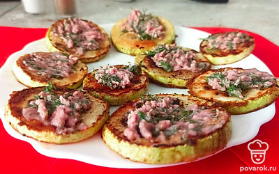 Подавайте теплыми. Приятного аппетита!