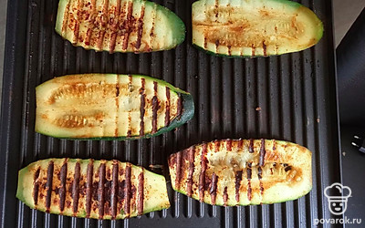 Жарьте до готовности, примерно минуты 3.