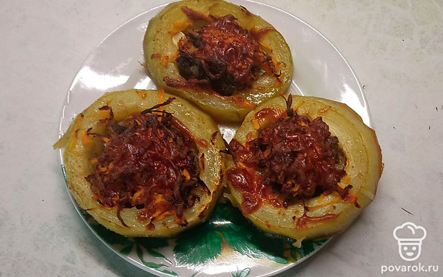 Кабачки, начиненные фаршем и моцареллой — Рецепт с фото