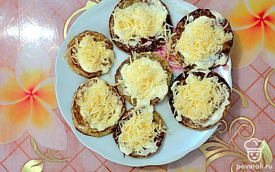 Жареные кабачки с чесноком и сыром — Рецепт с фото