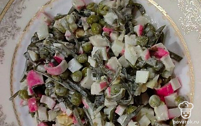 Салат посолите, заправьте майонезом. Добавьте растительное масло.