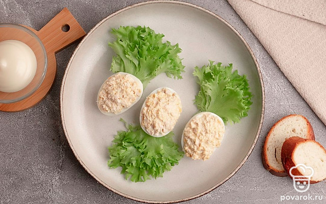Яйца фаршированные с курицей — Рецепт с фото