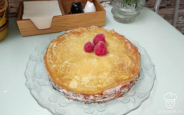 Блинный торт с творожным кремом и вишней — Рецепт с фото