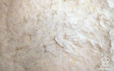 Достаем наш первый слой из духовки.