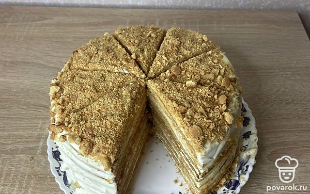 Торт «Медовик» с сахарной пудрой — Рецепт с фото