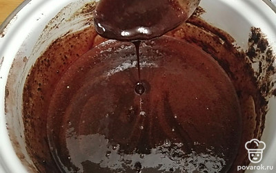 Ставим кастрюлю на маленький огонь и, постоянно помешивая, доводим до кипения. 