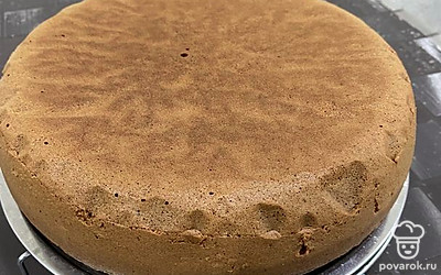 Даём отстать 12 часов, режем на пласты и делаем любой торт.