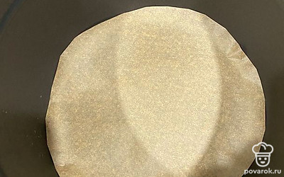 Устелем дел формы пергаментной бумагой.