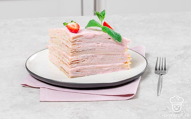 Блинный торт с клубникой — Рецепт с фото