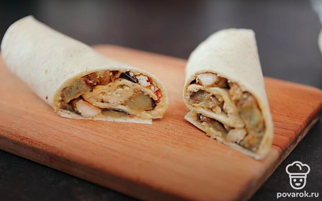 Ролл с курицей и хумусом — Рецепт с фото