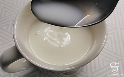 Пропитка. Смешать сгущенку с водой.