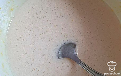 Когда масса побелеет и увеличится в 2 раза, нужно снять её с водяной бани.