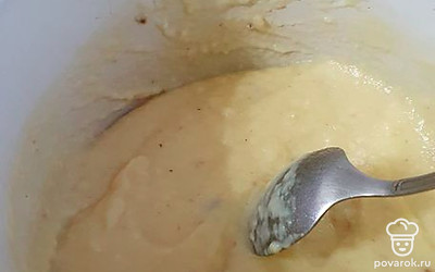 Варить крем на медленном огне до загустения.