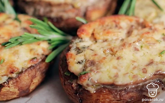 Шампиньоны с творожным сыром — Рецепт с фото