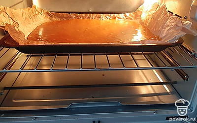 Ставим в духовку, разогретую до 180 градусов, на 25 минут.