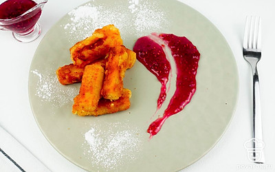 Необычным сочетанием с сыром будет сладкий соус – малиновый, смородиновый, брусничный. Пробуйте, экспериментируйте, приятного аппетита!