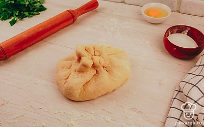 Аккуратно сомкните края теста.