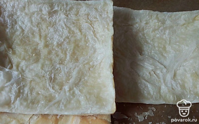 Мягкие пласты разделите. Получается около 6 штук.