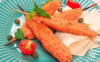 Подавайте кебаб из севанских раков с кусочком лаваша.