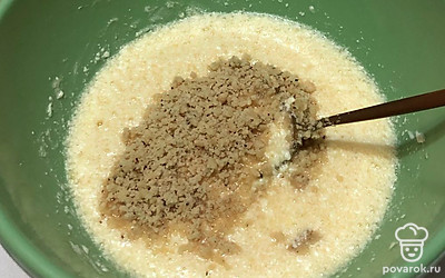 Добавьте орехи.